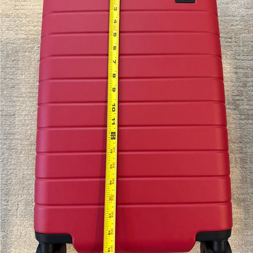 Away Red Hardshell Carry-On Spinner - Picture 4 of 5